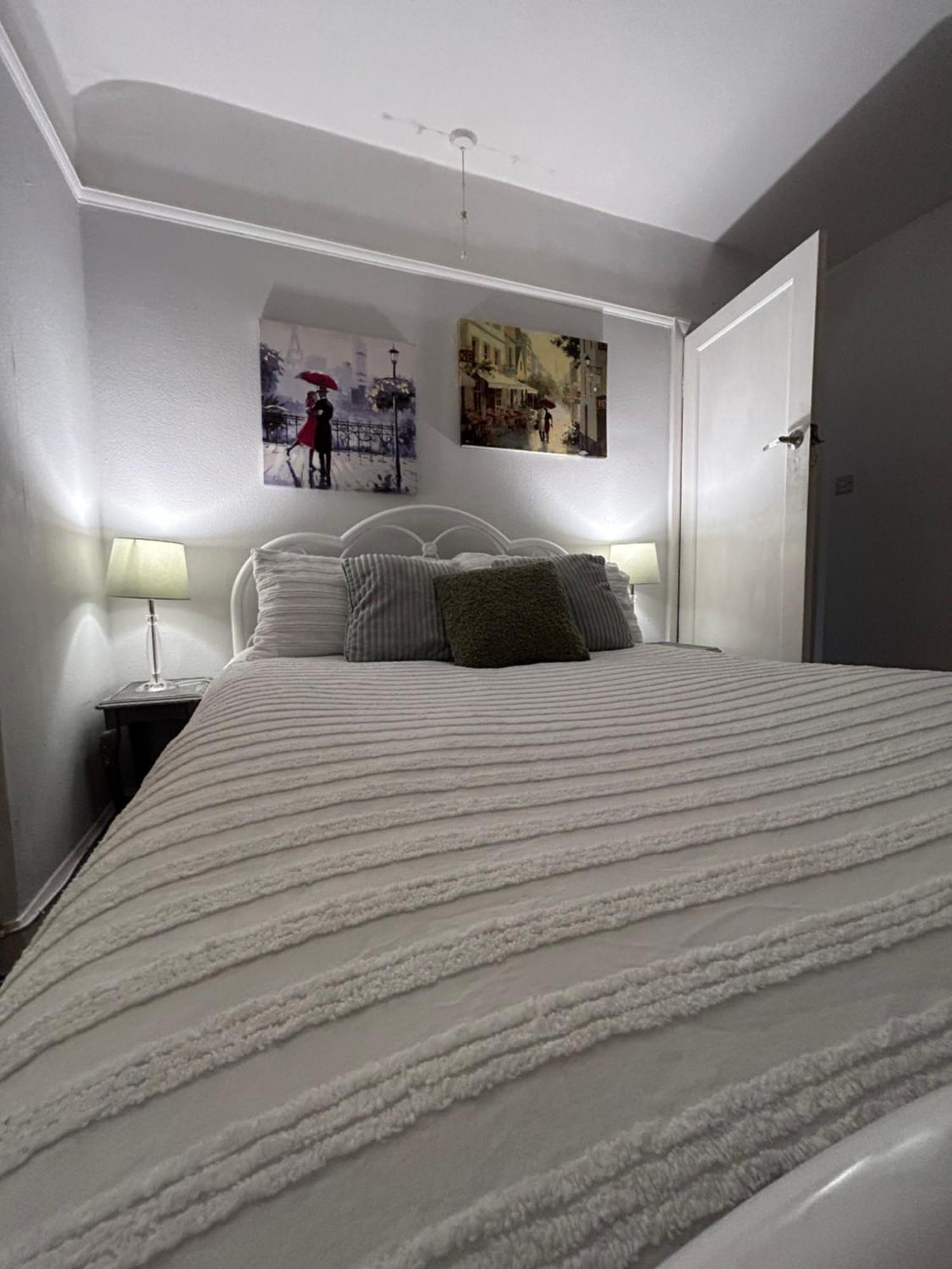 Ferienwohnung Redditch Rest Near Town Centre & Transport Links Exterior foto
